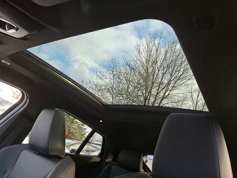 Certified 2024 BMW X2 xDrive28i w/ Premium Package image 9