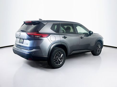 Used 2024 Nissan Rogue S image 9