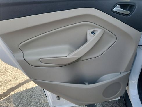 Used 2016 Ford Escape SE FWD image 17