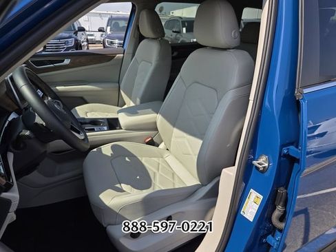 Used 2026 Volkswagen Atlas SE FWD image 9