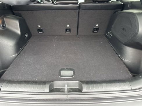 Used 2022 Jeep Cherokee Trailhawk w/ Sound & Nav Group image 18