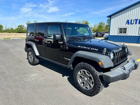 Used 2018 Jeep Wrangler Unlimited Rubicon w/ Cold Weather Group AWD/4WD image 3