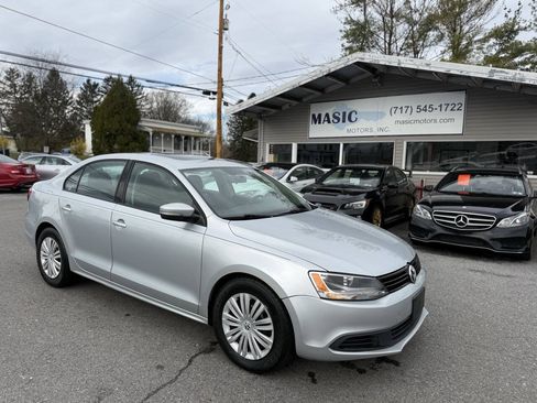 Used 2012 Volkswagen Jetta SE FWD image 16