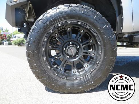 Used 2018 Toyota Tundra SR5 w/ SR5 Upgrade Package AWD/4WD image 9