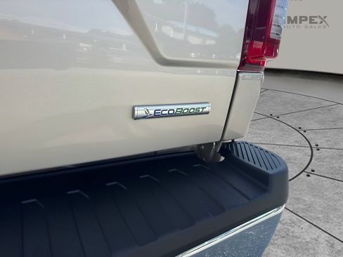 Used 2018 Ford F150 Lariat w/ Equipment Group 502A Luxury AWD/4WD image 20