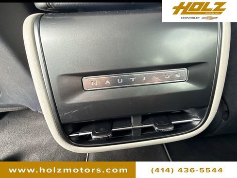 Used 2024 Lincoln Nautilus Reserve AWD/4WD image 20