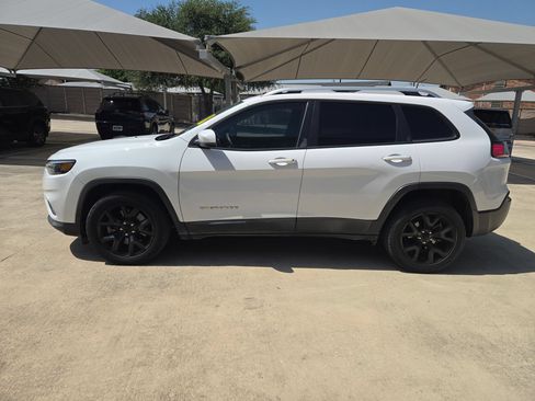 Used 2020 Jeep Cherokee Latitude FWD image 6