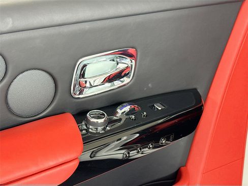 Used 2018 Rolls-Royce Phantom Sedan image 36