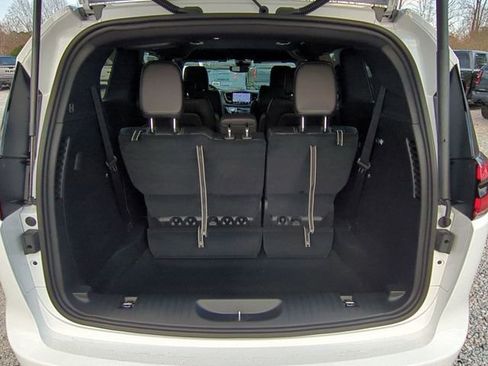 New 2026 Chrysler Pacifica Select image 31