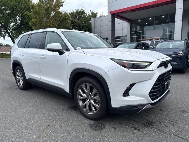 Certified 2024 Toyota Grand Highlander AWD image 2