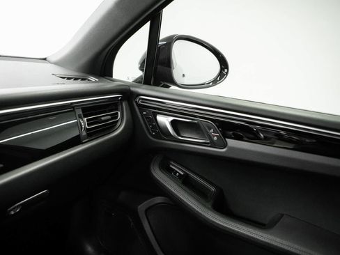 Certified 2023 Porsche Macan S AWD/4WD image 26