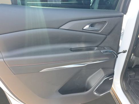 Used 2026 Chevrolet Traverse RS w/ LPO, Floor Liner Package FWD image 15