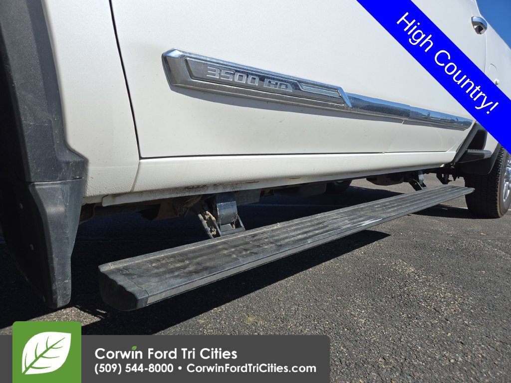 Used 2024 Chevrolet Silverado 3500 High Country w/ High Country Premium Package AWD/4WD image 9