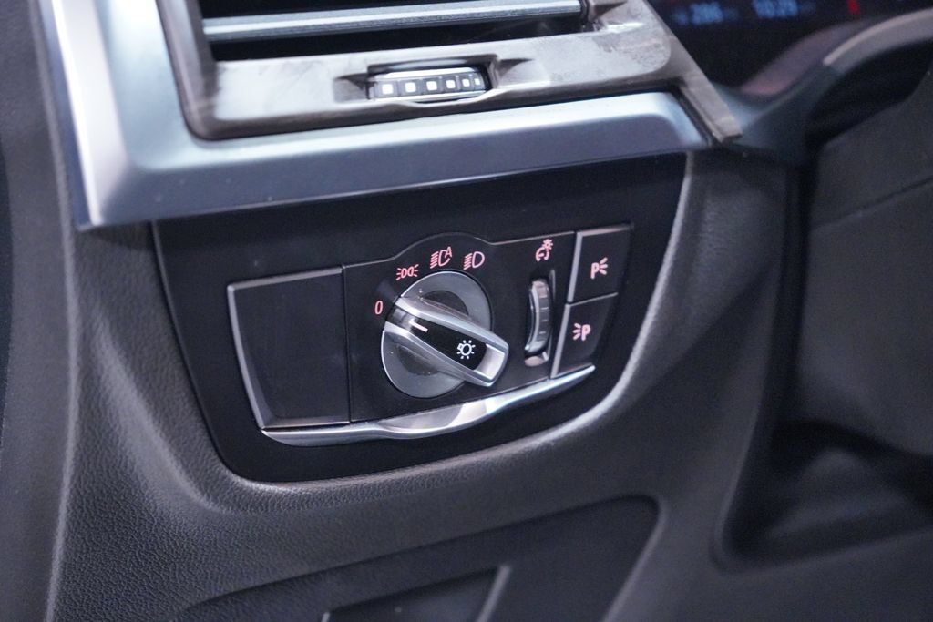 Used 2024 BMW X3 sDrive30i w/ Premium Package RWD image 24
