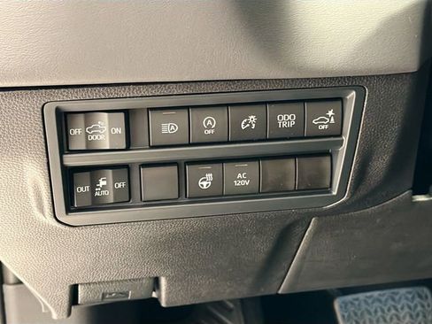 New 2026 Toyota Tundra Platinum AWD/4WD image 9