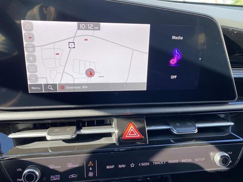 New 2025 Kia Niro Wind w/ Wind Preserve Package image 9