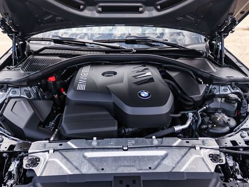 Certified 2025 BMW 330i Sedan RWD image 32