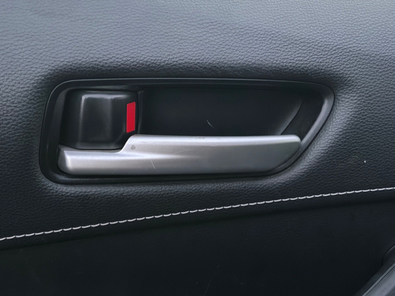 Used 2022 Toyota Corolla SE w/ Carpet Mat Package (TMS) FWD image 8