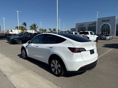 Used 2021 Tesla Model Y Long Range AWD/4WD image 6