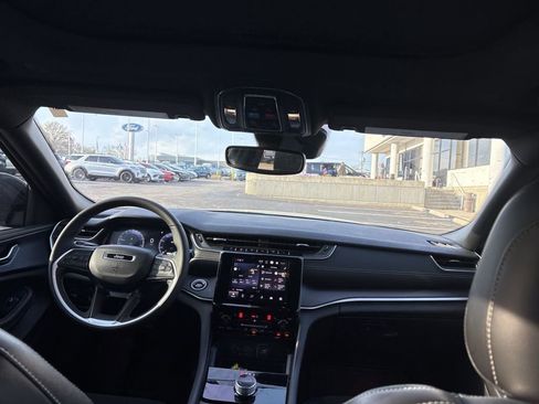 Used 2024 Jeep Grand Cherokee L Altitude image 10