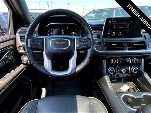 Used 2023 GMC Yukon XL SLT AWD/4WD image 11
