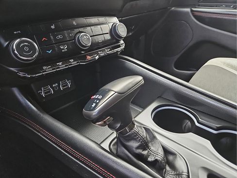 Used 2025 Dodge Durango GT RWD image 18