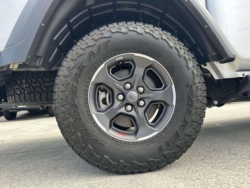 Used 2022 Jeep Gladiator Rubicon w/ LED Lighting Group image 17