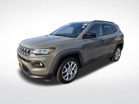 Used 2023 Jeep Compass Latitude AWD/4WD image 7