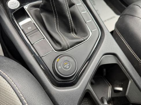 Used 2023 Volkswagen Taos SEL image 22