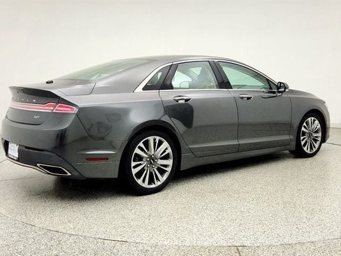 Used 2017 Lincoln MKZ Reserve FWD image 5