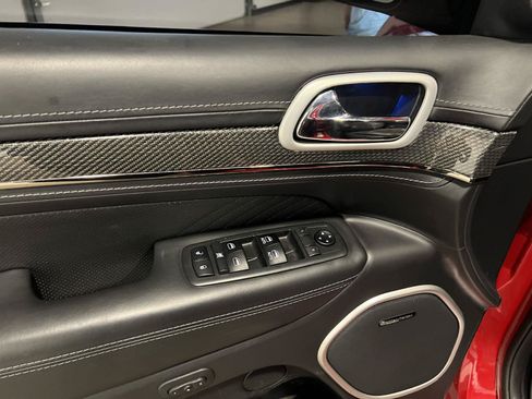 Used 2018 Jeep Grand Cherokee Trackhawk AWD/4WD image 29