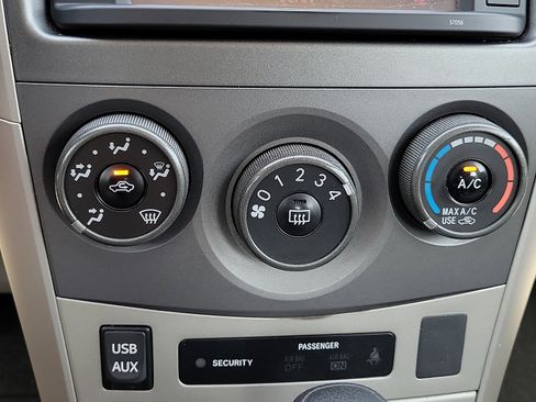 Used 2013 Toyota Corolla LE FWD image 15