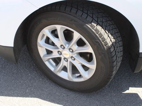 Used 2021 Chevrolet Equinox LS w/ LS Convenience Package AWD/4WD image 16