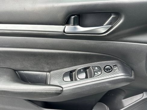 Certified 2022 Nissan Altima 2.5 SV image 11