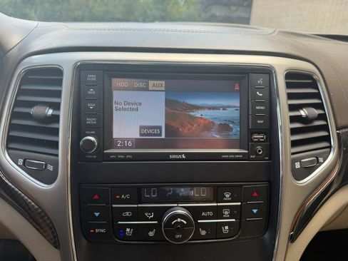 Used 2011 Jeep Grand Cherokee Overland AWD/4WD image 20