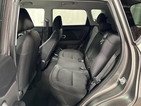 Used 2017 Kia Soul + FWD image 5