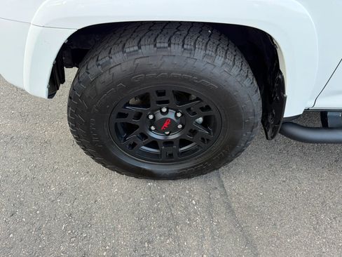 Used 2024 Toyota 4Runner SR5 Premium w/ Moonroof Package AWD/4WD image 13