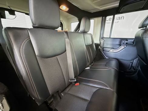 Used 2017 Jeep Wrangler Unlimited Sahara image 23