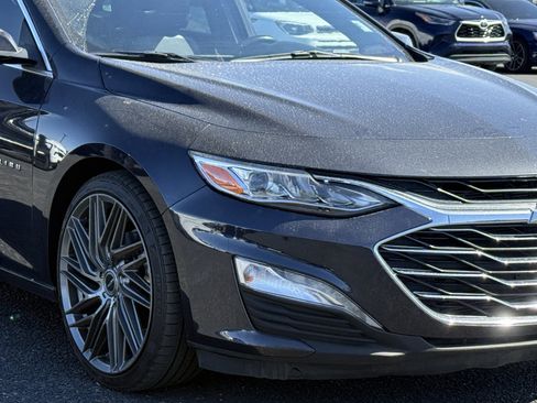 Used 2022 Chevrolet Malibu Premier FWD image 2