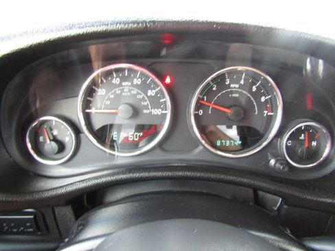 Used 2016 Jeep Wrangler Unlimited Rubicon AWD/4WD image 10