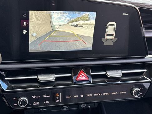 New 2025 Kia Niro EX Touring image 10