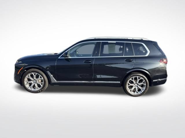 Used 2025 BMW X7 xDrive40i w/ Premium Package AWD/4WD image 4