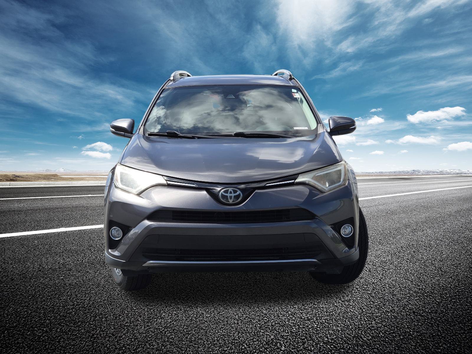 Used 2018 Toyota RAV4 XLE w/ Plus Extra Value Package FWD image 11