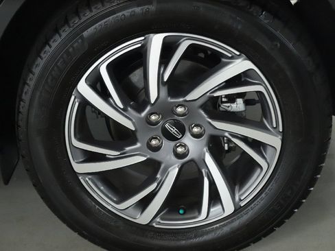 Used 2024 Lincoln Corsair AWD image 36