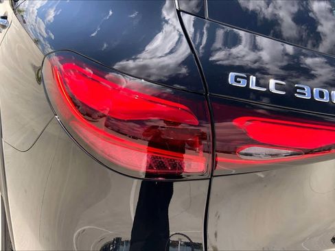 Used 2025 Mercedes-Benz GLC 300 image 25