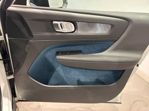 Used 2024 Volvo XC40 Recharge Plus w/ Protection Package Premier image 38