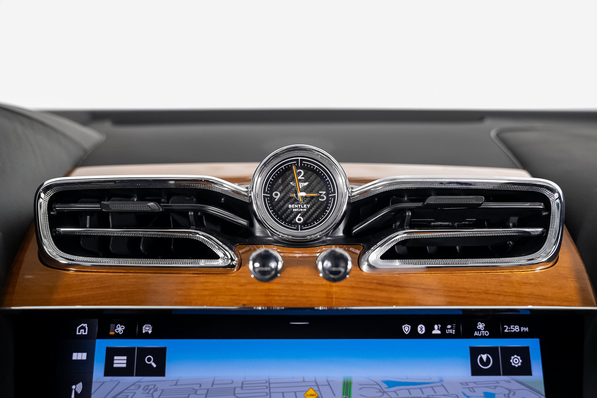 Used 2022 Bentley Bentayga AWD/4WD image 55
