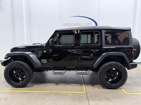 Used 2018 Jeep Wrangler Unlimited Sport AWD/4WD image 4