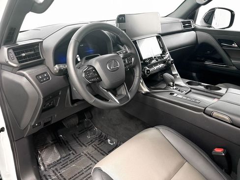 New 2025 Lexus LX 700h Overtrail image 5