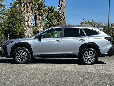 Used 2024 Subaru Outback Premium AWD/4WD image 7